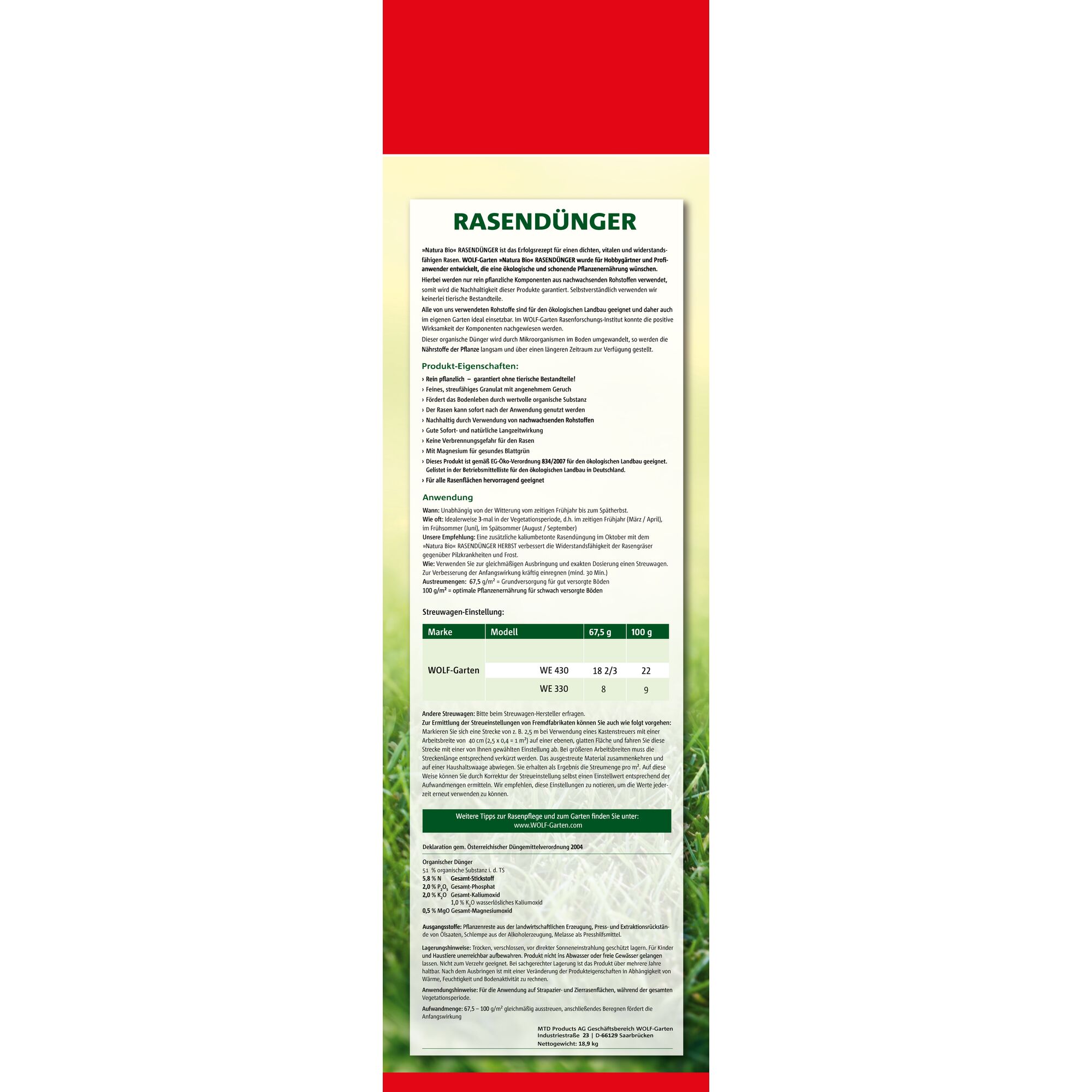 The image shows the back label of a WOLF-Garten lawn fertilizer product. The label is mainly in German and includes instructions for use, product features, dosage information, application methods, and safety recommendations. The label also contains a green section with a chart listing different WOLF-Garten models and suggested fertilizer amounts, as well as additional text about the product at the bottom.
